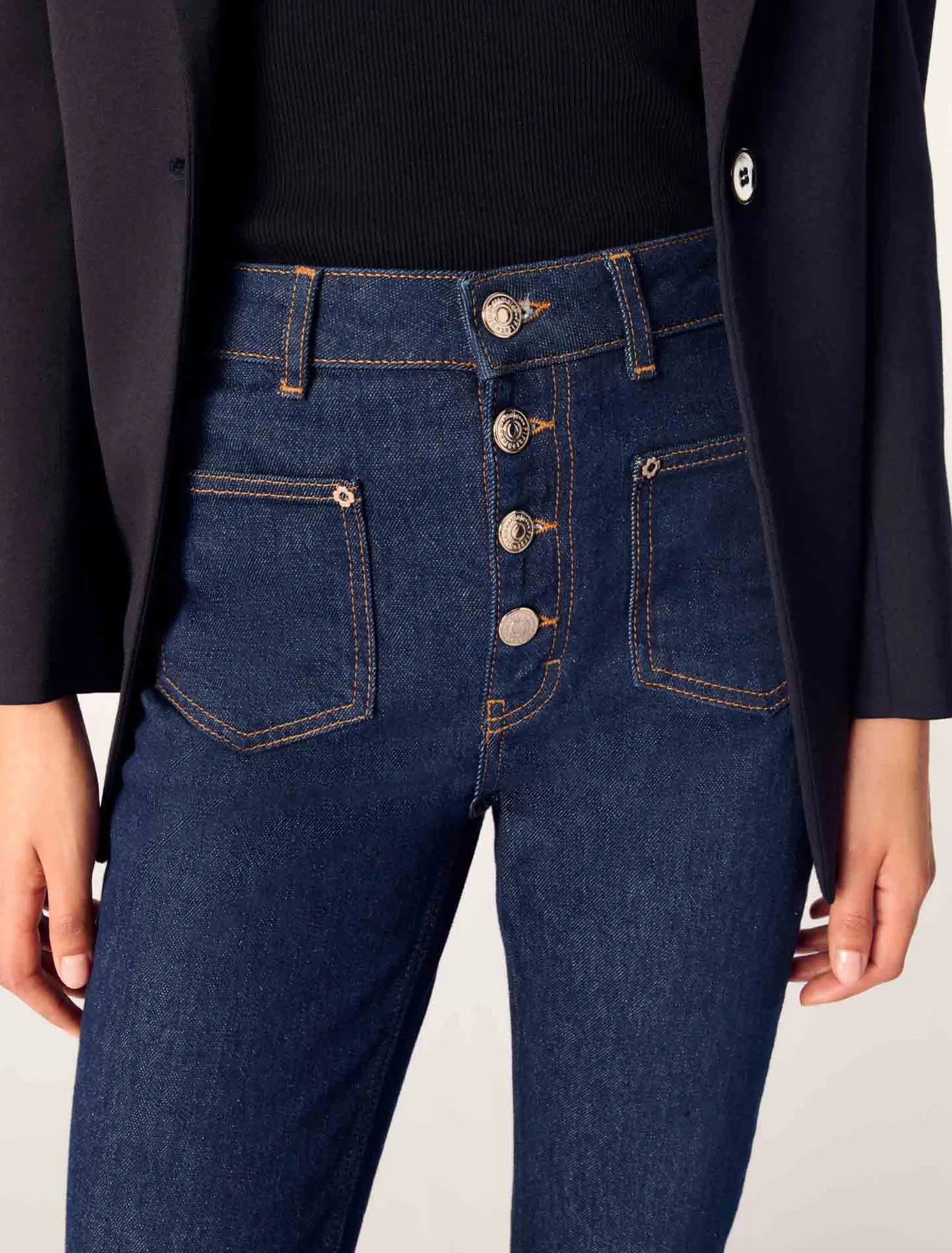 Denim jeans with pockets