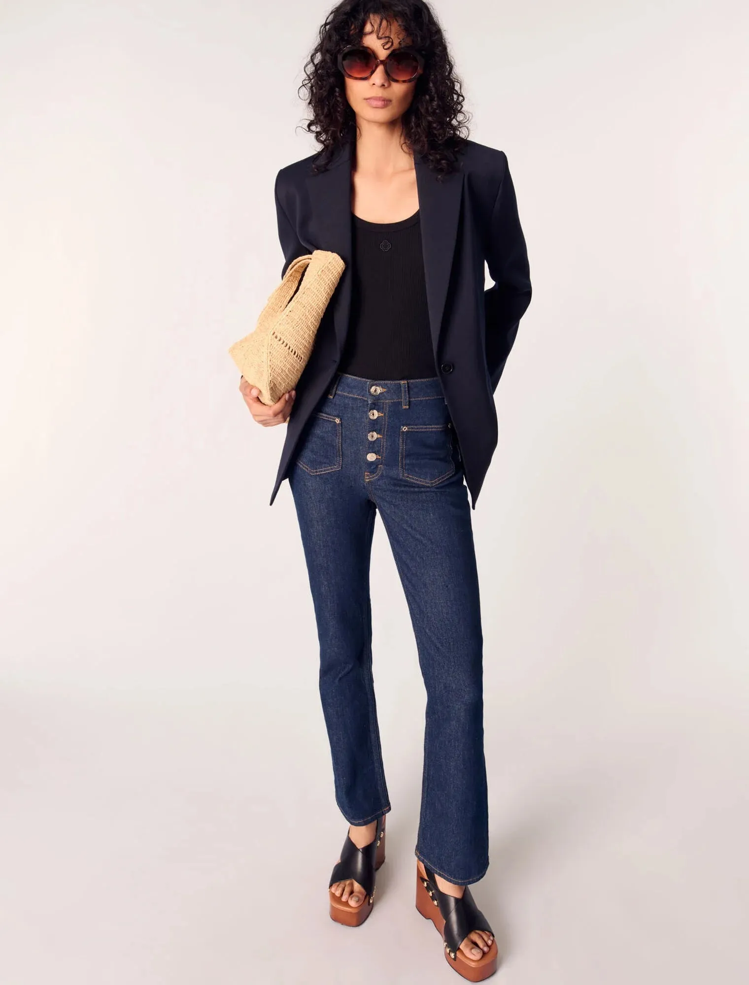 Denim jeans with pockets