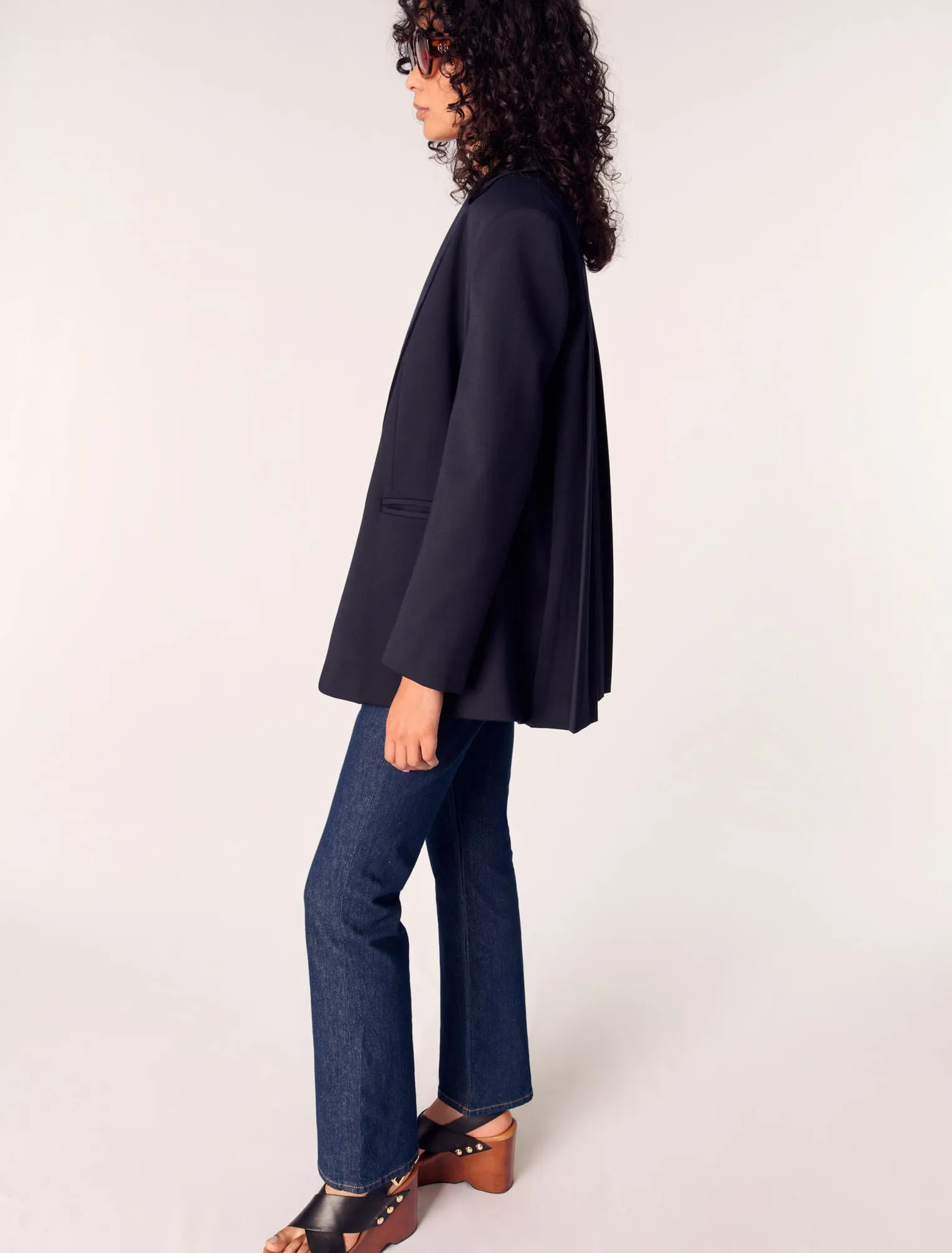 Denim jeans with pockets