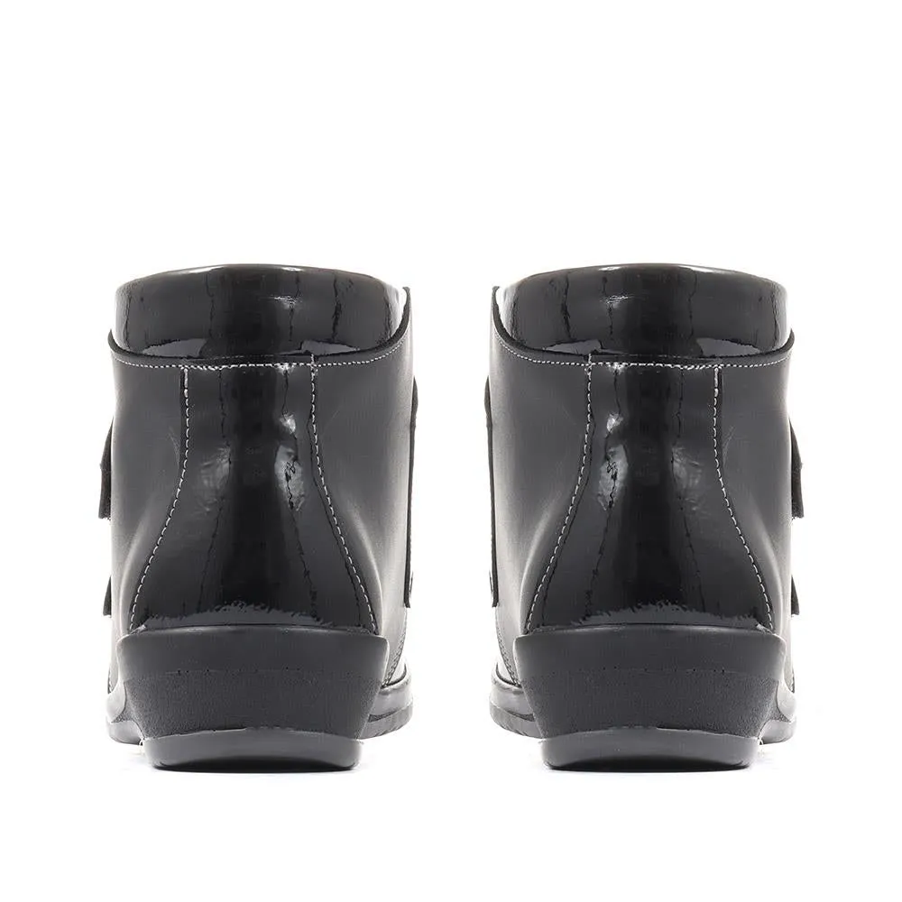 Extra Wide Leather Ankle Boots - AMORA / 322 670
